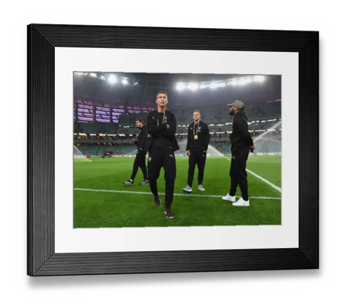 Framed Print : Stefan Lichtsteiner: Arsenal's Focus Before Qarabag Clash in Europa League (Group E, 2018)