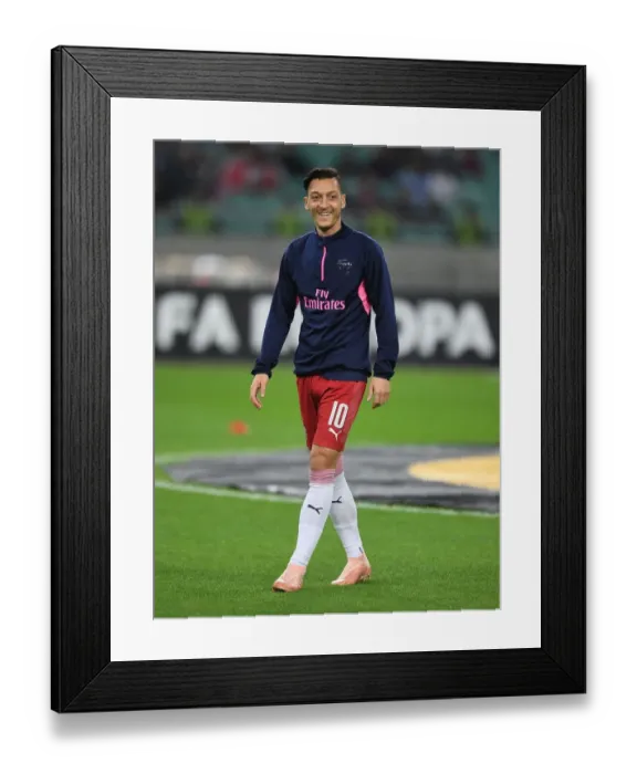 Framed Print : Mesut Ozil Warming Up: Arsenal vs Qarabag, UEFA Europa League, Group E, Baku, 2018
