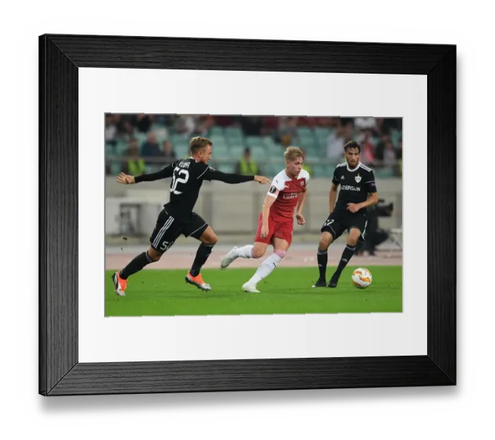 Framed Print : Battle in Baku: Emile Smith Rowe vs Yakub Jeznicak - UEFA Europa League 2018-19 Framed Print : Battle in Baku: Emile Smith Rowe vs Yakub Jeznicak - UEFA Europa League 2018-19