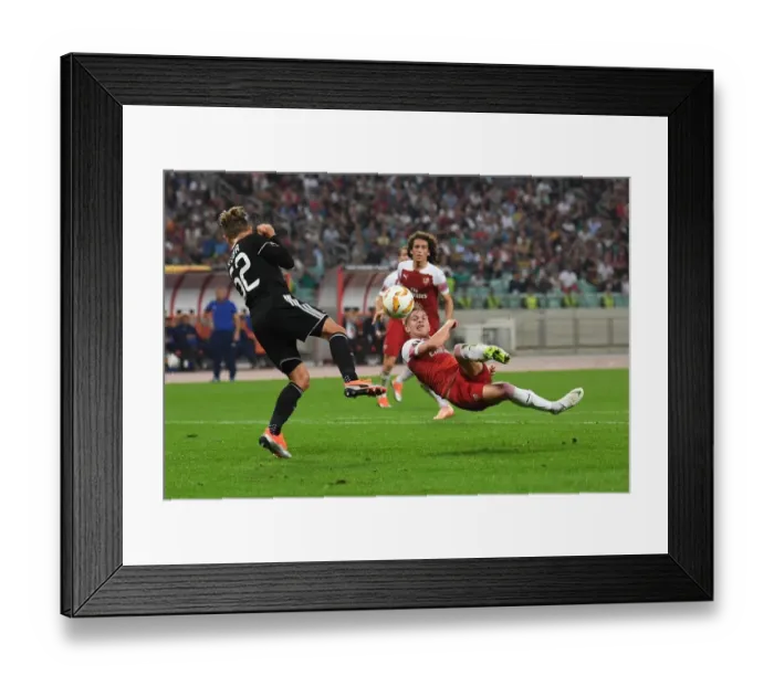 Framed Print : Smith Rowe vs Jeznicak: Intense Moment in Qarabag vs Arsenal UEFA Europa League Clash