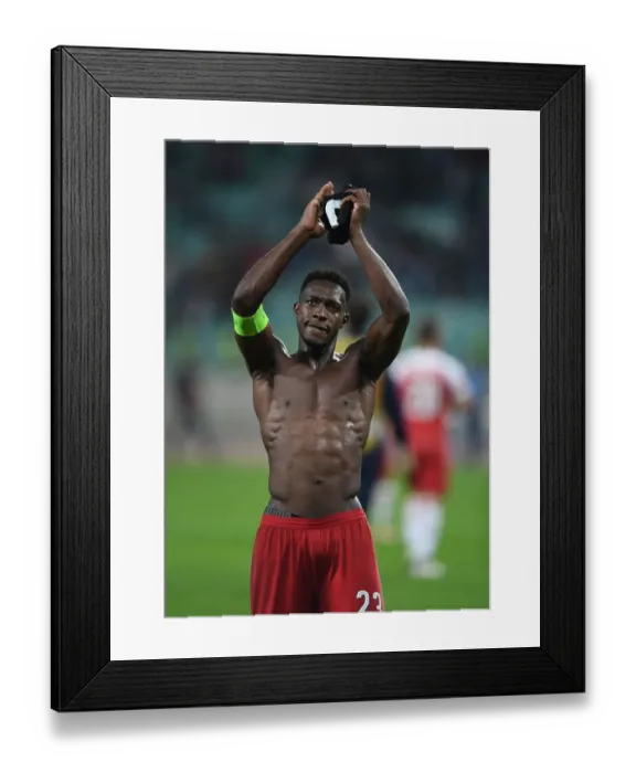 Framed Print : Danny Welbeck's Europa League Victory Celebration with Arsenal Fans in Baku