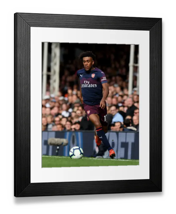 Framed Print : Alex Iwobi in Action: Arsenal vs Fulham, Premier League 2018-19