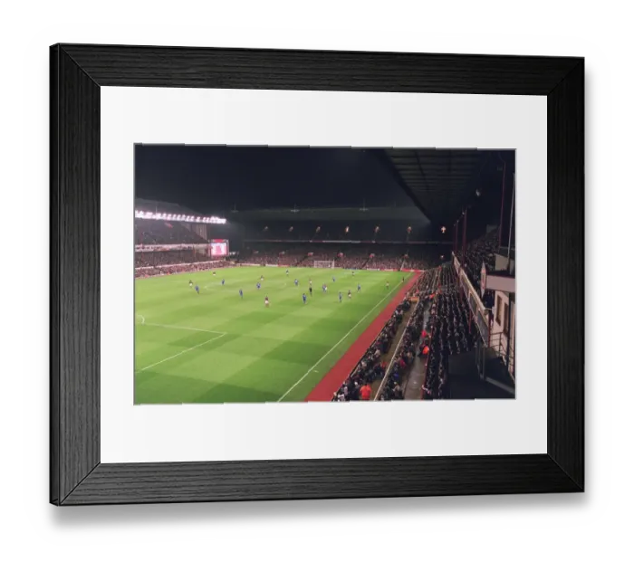 Framed Print : Arsenal vs Manchester United: A Battle at Highbury - FA Premiership Rivalry (Arsenal Stadium, London, 2006) Framed Print : Arsenal vs Manchester United: A Battle at Highbury - FA Premiership Rivalry (Arsenal Stadium, London, 2006)