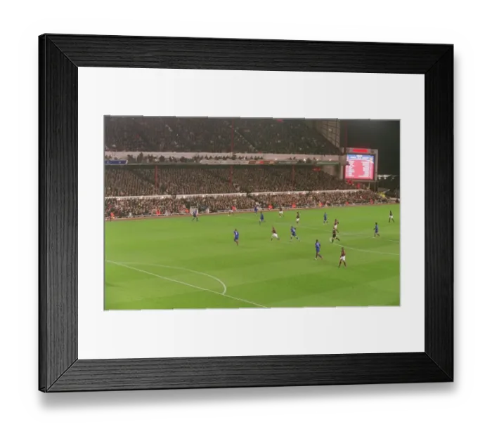 Framed Print : The Rivalry Reaches a Stalemate: Arsenal vs Manchester United (2006)