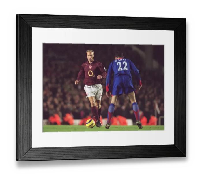 Framed Print : Dennis Bergkamp (Arsenal) John O Shea (Man Utd). Arsenal 0: 0 Manchester United
