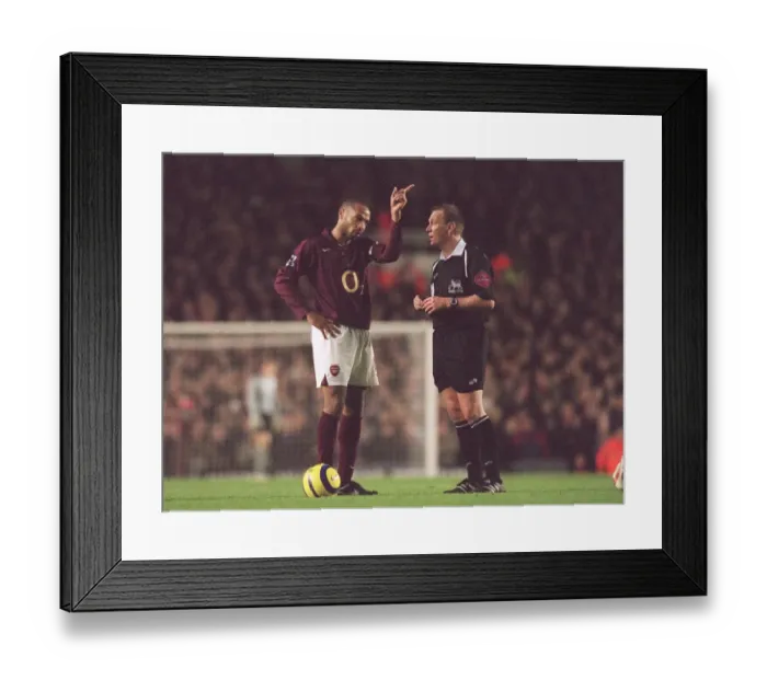 Framed Print : Thierry Henry (Arsenal) and Referee Graham Poll. Arsenal 0: 0 Manchester United