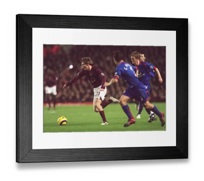 Framed Print : Jose Reyes vs. Gary Neville: Stalemate at Highbury, Arsenal vs. Manchester United, FA Premiership 2006 Framed Print : Jose Reyes vs. Gary Neville: Stalemate at Highbury, Arsenal vs. Manchester United, FA Premiership 2006