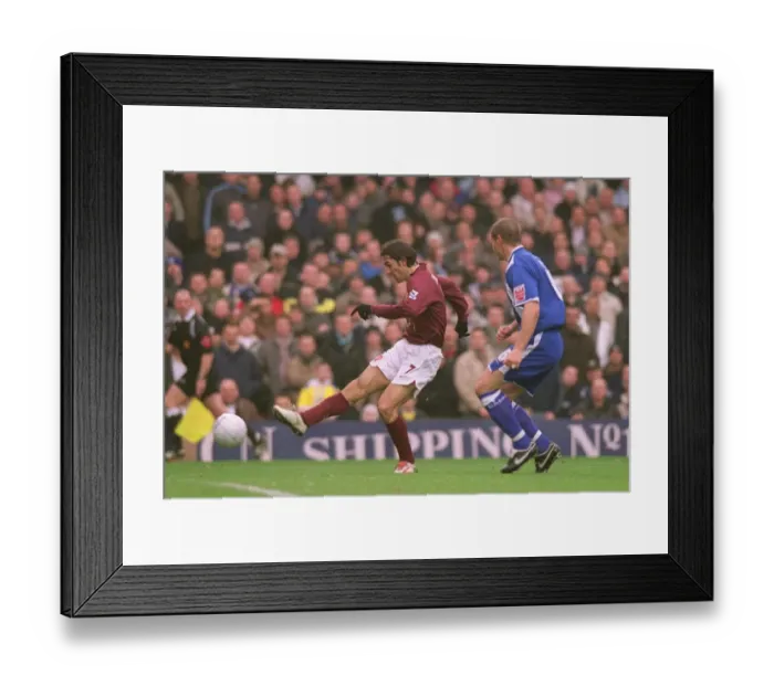 Framed Print : Arsenal vs. Cardiff City: 2005-06 Season Match Framed Print : Arsenal vs. Cardiff City: 2005-06 Season Match