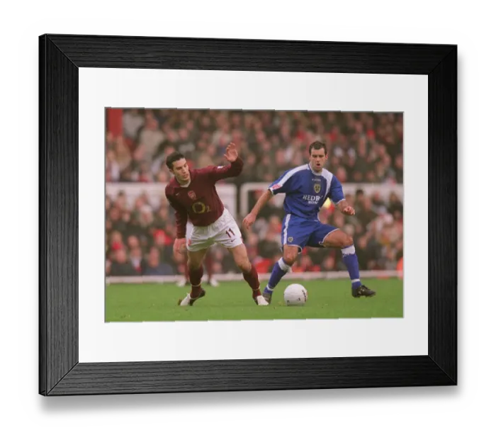 Framed Print : Arsenal FC Prints Previous Season Matches: Matches 2005-06: Arsenal v Cardiff City 2005-6