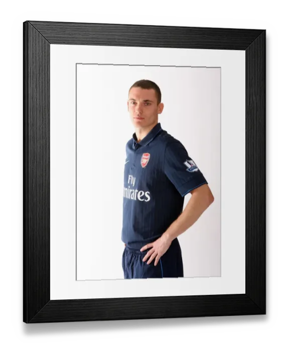 Framed Print : Thomas Vermaelen Joins Arsenal at Emirates Stadium, June 2009 Framed Print : Thomas Vermaelen Joins Arsenal at Emirates Stadium, June 2009