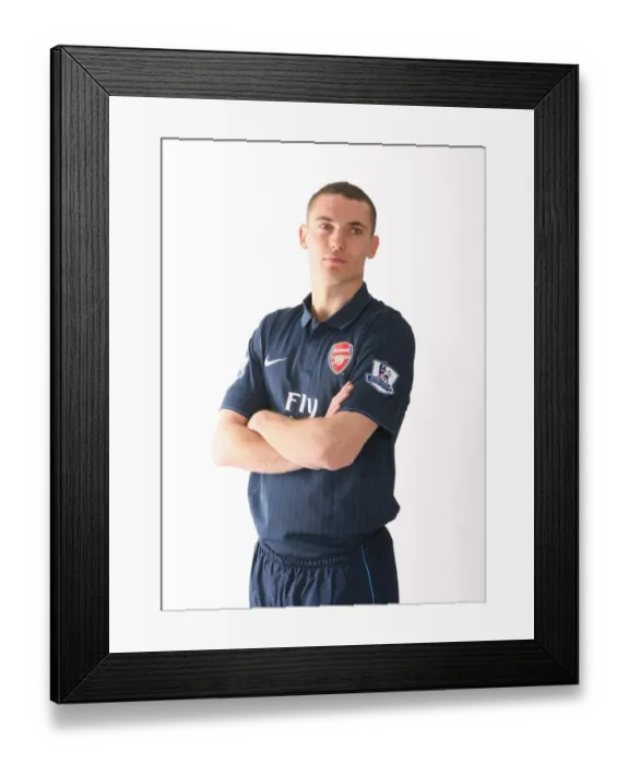 Framed Print : Thomas Vermaelen Joins Arsenal at Emirates Stadium (June 2009)