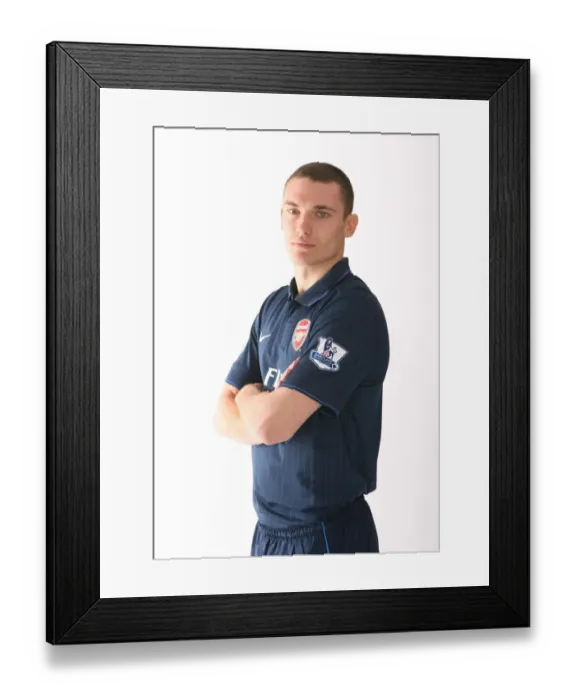 Framed Print : New Signing Thomas Vermaelen at Emirates Stadium (June 2009) Framed Print : New Signing Thomas Vermaelen at Emirates Stadium (June 2009)