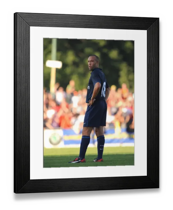 Framed Print : Arsenal's Mickael Silvestre Shines in 7-1 Pre-Season Victory over SC Columbia (Vienna, Austria, 21 / 07 / 2009) Framed Print : Arsenal's Mickael Silvestre Shines in 7-1 Pre-Season Victory over SC Columbia (Vienna, Austria, 21 / 07 / 2009)