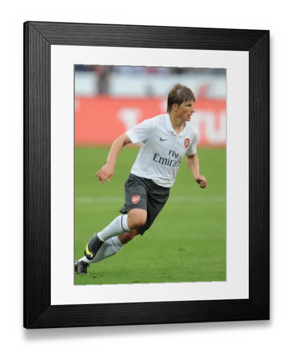 Framed Print : Hannover 96 v Arsenal 2009-10
