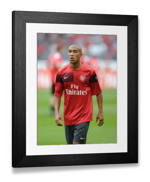 Framed Print : Arsenal vs. Hannover 96: 2009-10 Season Match