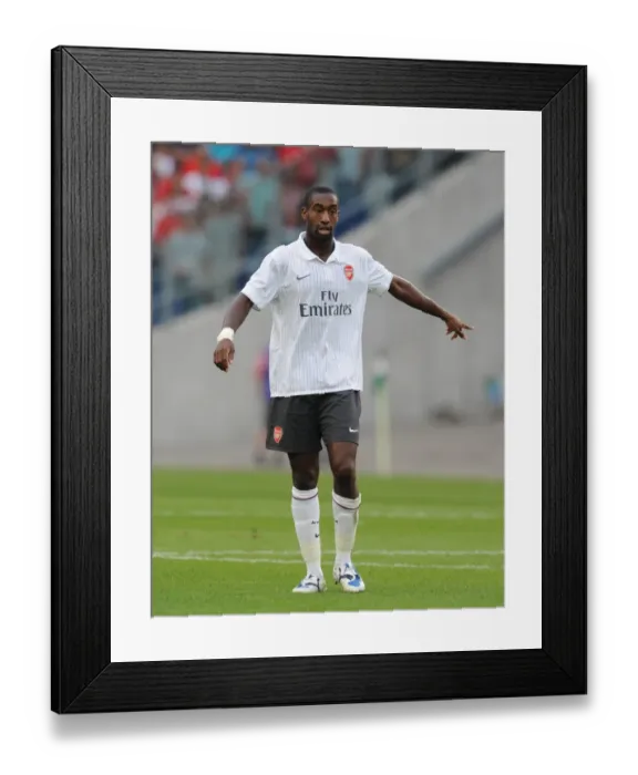 Framed Print : Arsenal at Hannover 96: 2009-10 Season Match