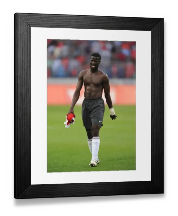 Framed Print : Arsenal's Victory at Hannover 96: 2009-10 Season