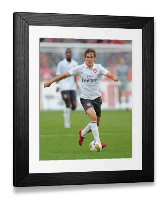 Framed Print : Arsenal at Hannover 96: 2009-10 Season Match