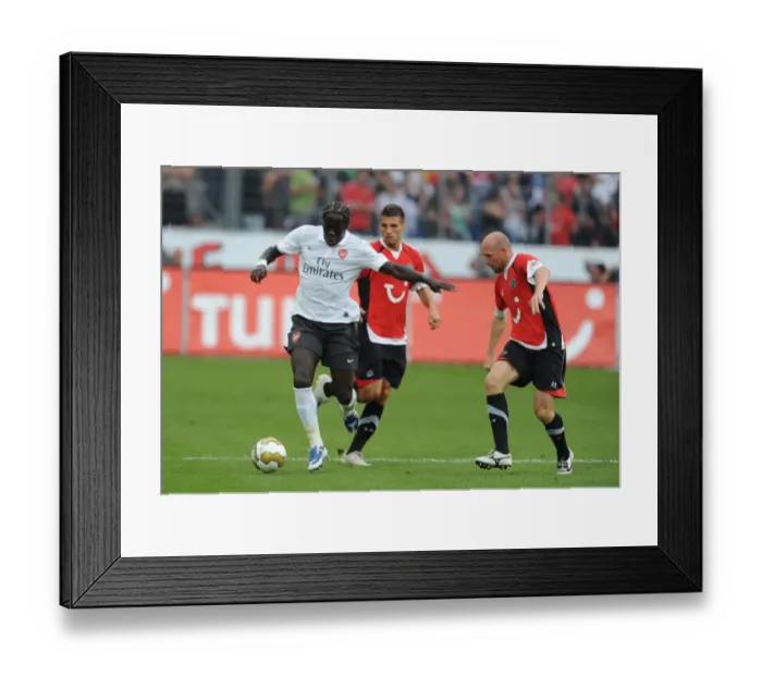 Framed Print : Arsenal at Hannover 96: 2009-10 Season Match