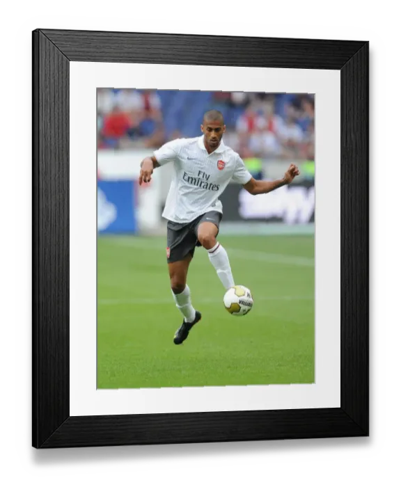 Framed Print : Arsenal vs Hannover 96: 2009-10 Season Match