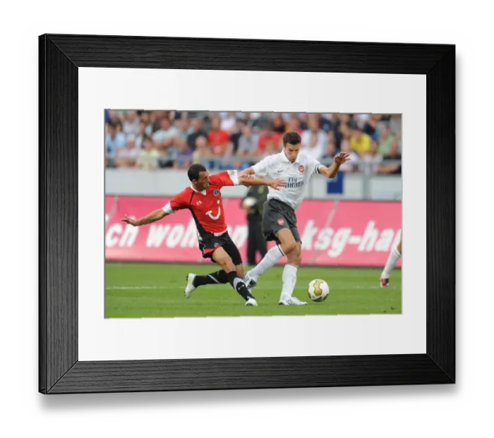 Framed Print : Arsenal at Hannover 96: 2009-10 Season Match