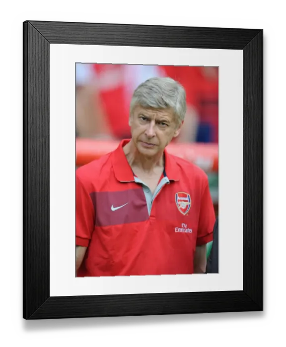 Framed Print : Arsenal at Hannover 96: 2009-10 Season Match