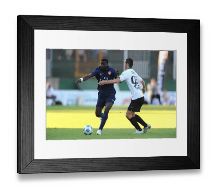 Framed Print : Andrey Arshavin (Arsenal) Bence Iszlia (Szombathelyi)