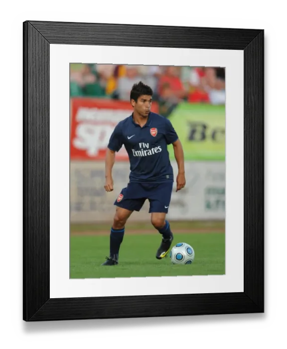 Framed Print : Arsenal's Unstoppable Form: Eduardo's 5-Goal Blitz in Pre-Season Win Against Szombathelyi (2009)