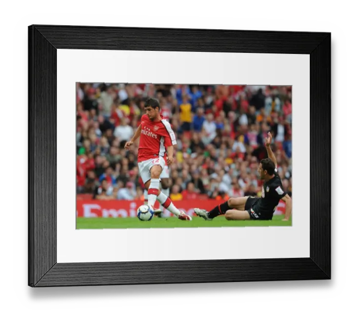 Framed Print : Fran Merida (Arsenal) Maxi Rodriguez (Athletico Madrid)