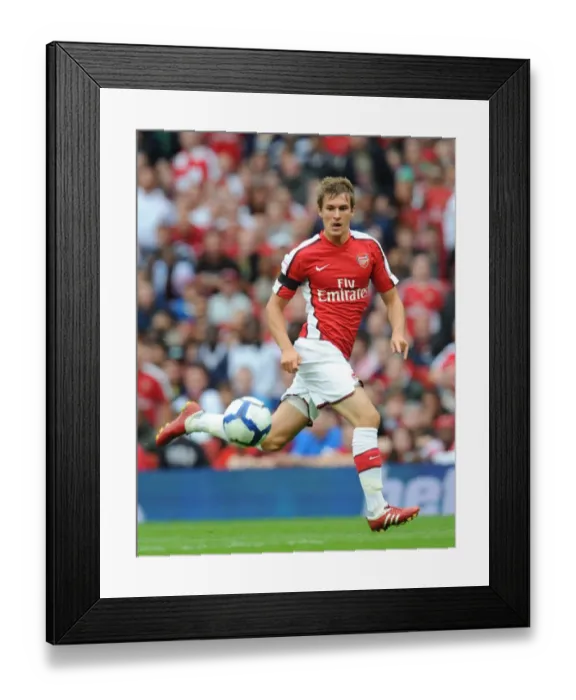 Framed Print : Arsenal's Aaron Ramsey Scores the Thrilling Winner Against Athletico Madrid at Emirates Cup 2009 (2:1) Framed Print : Arsenal's Aaron Ramsey Scores the Thrilling Winner Against Athletico Madrid at Emirates Cup 2009 (2:1)