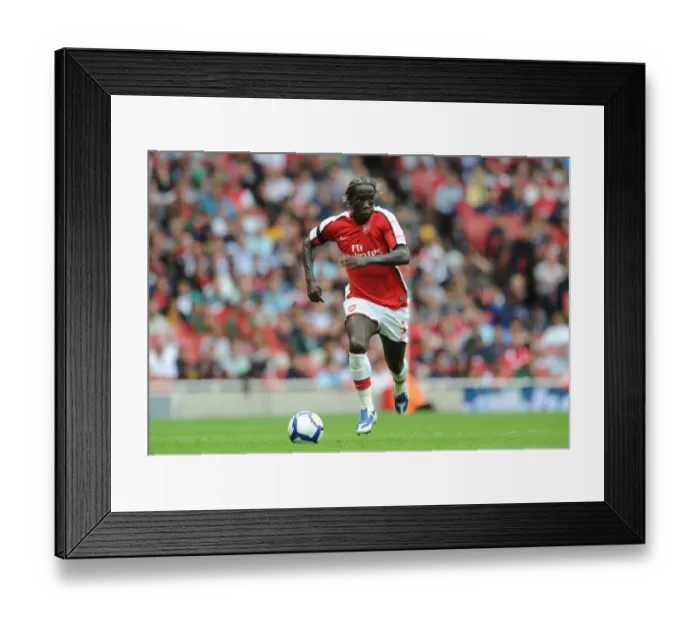 Framed Print : Arsenal's Triumph: Bacary Sagna in Action vs Athletico Madrid, Emirates Cup 2009 (2:1)