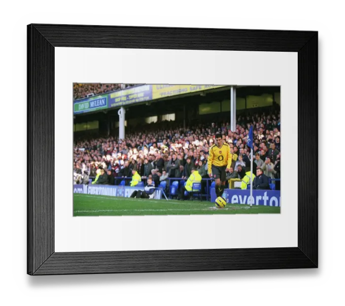 Framed Print : Jose Reyes (Arsenal) prepares to take a corner
