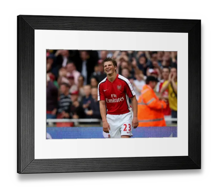 Framed Print : Arshavin's Brilliant Goal: Arsenal's 2-1 Victory over Atletico Madrid, Emirates Cup, 2009