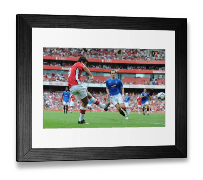 Framed Print : Eduardo's Stunner: Arsenal's 3-0 Victory Over Rangers in the Emirates Cup