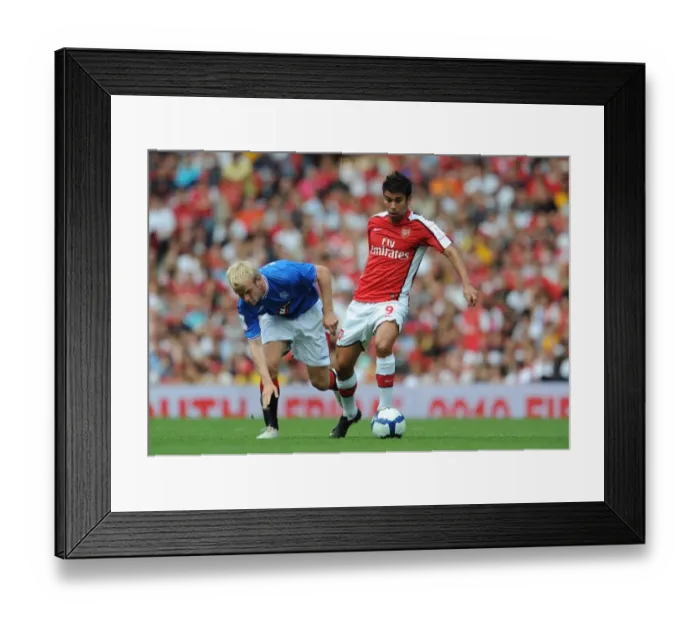 Framed Print : Eduardo (Arsenal) Steven Naismith (Rangers) Framed Print : Eduardo (Arsenal) Steven Naismith (Rangers)
