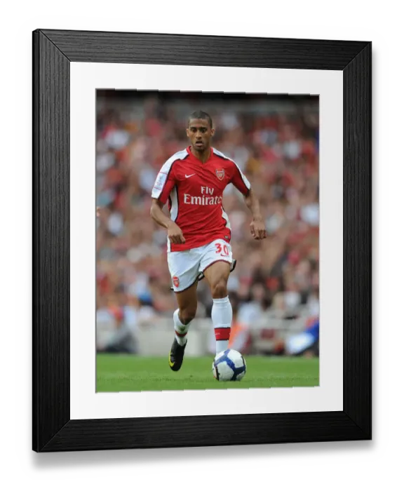 Framed Print : Arsenal's Triumph: Armand Traore Shines in 3-0 Victory over Rangers, Emirates Cup 2009