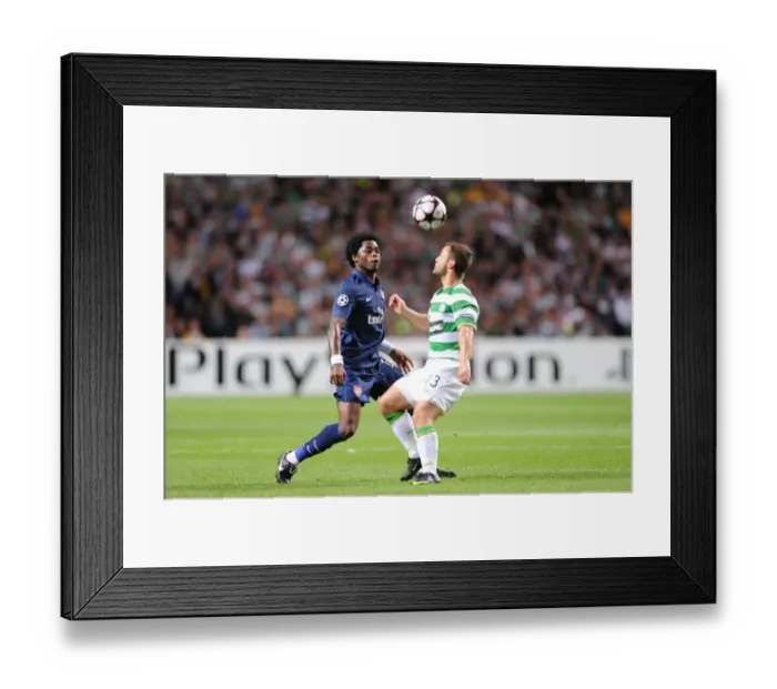 Framed Print : Alex Song (Arsenal) Shaun Maloney (Celtic) Framed Print : Alex Song (Arsenal) Shaun Maloney (Celtic)