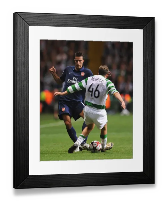 Framed Print : Robin van Persie (Arsenal) Aiden McGready (Celtic) Framed Print : Robin van Persie (Arsenal) Aiden McGready (Celtic)
