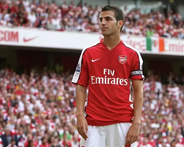 Cesc Fabregas in Action: Arsenal's 4-1 Victory over Portsmouth in the Barclays Premier League, Emirates Stadium (22 / 8 / 09)