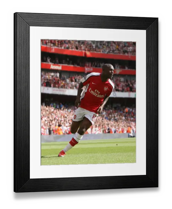 Framed Print : Arsenal's Triumph: William Gallas Scores the Decisive Goal in Arsenal's 4-1 Victory over Portsmouth (Emirates Stadium, 22 / 8 / 09)