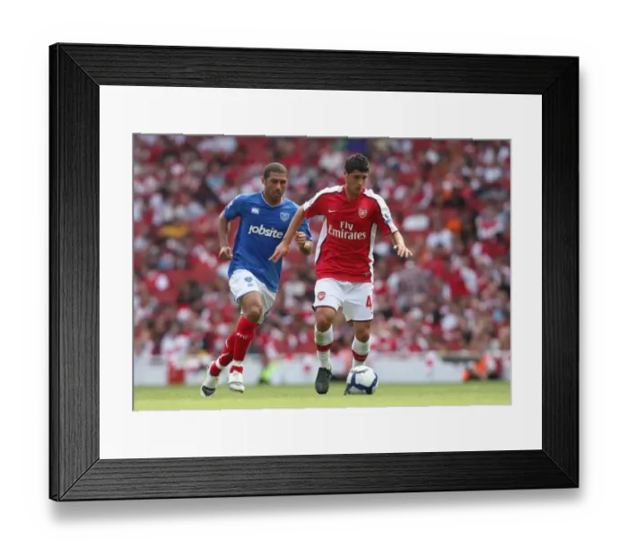 Framed Print : Fran Merida (Arsenal) Hayden Mullins (Portsmouth)
