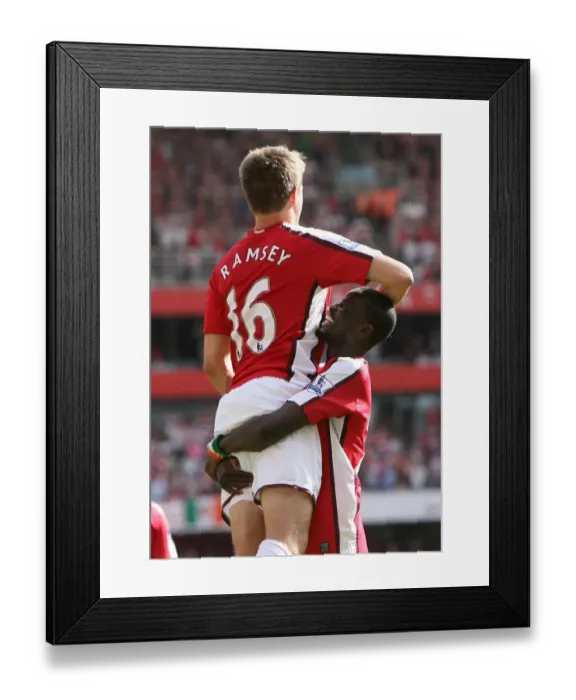 Framed Print : Aaron Ramsey celebrates scoring Arsenals 4th goal