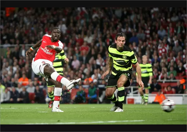 Emmanuel Eboue scores Arsenals 2nd goal under pressure
