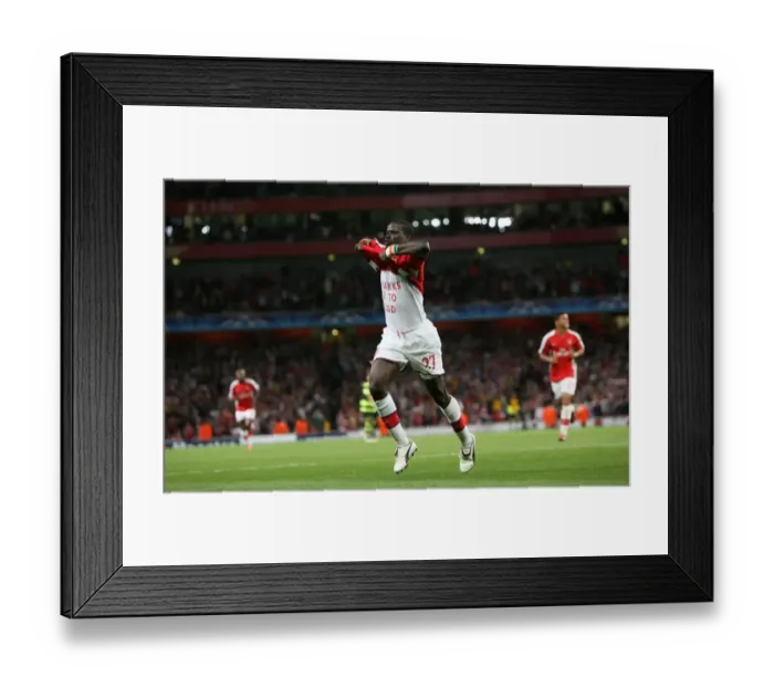 Framed Print : Arsenal's Unforgettable Comeback: Eboue's Goal Seals 3-1 Victory over Celtic in the UEFA Champions League Qualifier