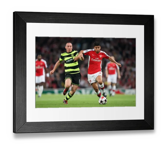 Framed Print : Eduardo (Arsenal) Scott Brown (Celtic) Framed Print : Eduardo (Arsenal) Scott Brown (Celtic)