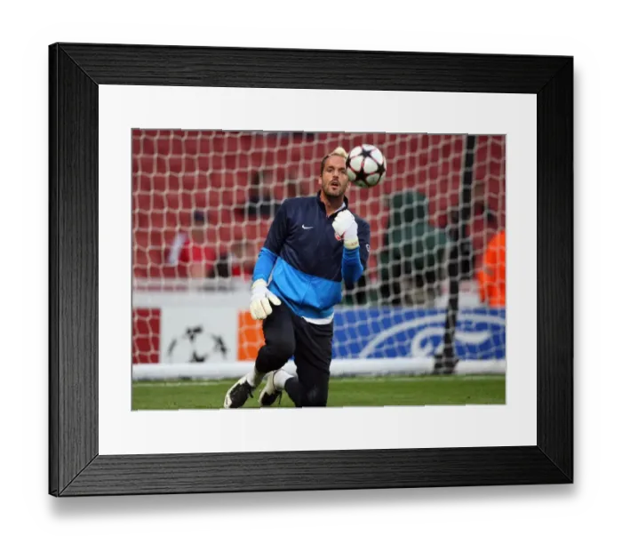 Framed Print : Manuel Almunia's Triumph: Arsenal's 3:1 Victory over Celtic in the UEFA Champions League Qualifier (2009)