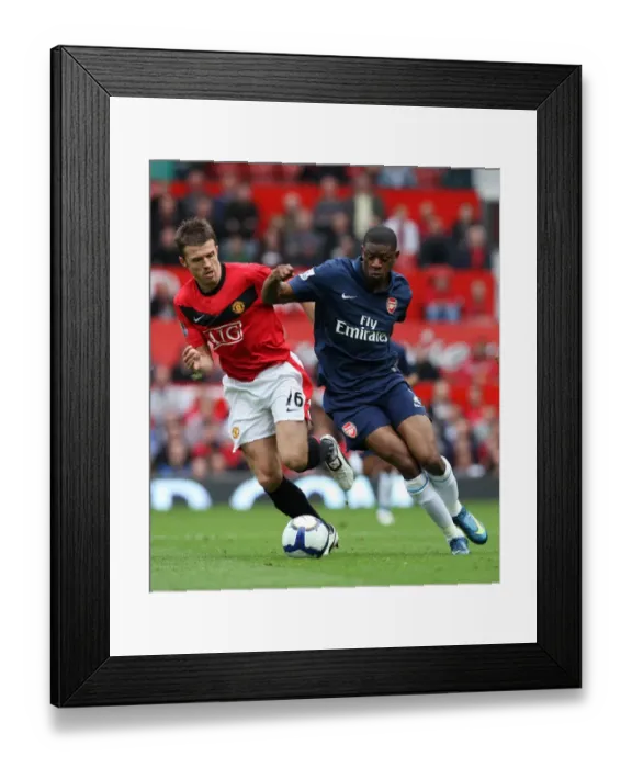 Framed Print : Diaby vs. Carrick: A Tight Battle - Manchester United Edge Past Arsenal 2:1