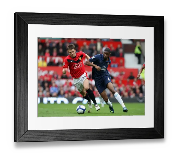 Framed Print : Clash of Midfielders: Diaby vs. Carrick in Manchester United's 2:1 Victory over Arsenal, Barclays Premier League, Old Trafford, 29 / 8 / 09 Framed Print : Clash of Midfielders: Diaby vs. Carrick in Manchester United's 2:1 Victory over Arsenal, Barclays Premier League, Old Trafford, 29 / 8 / 09