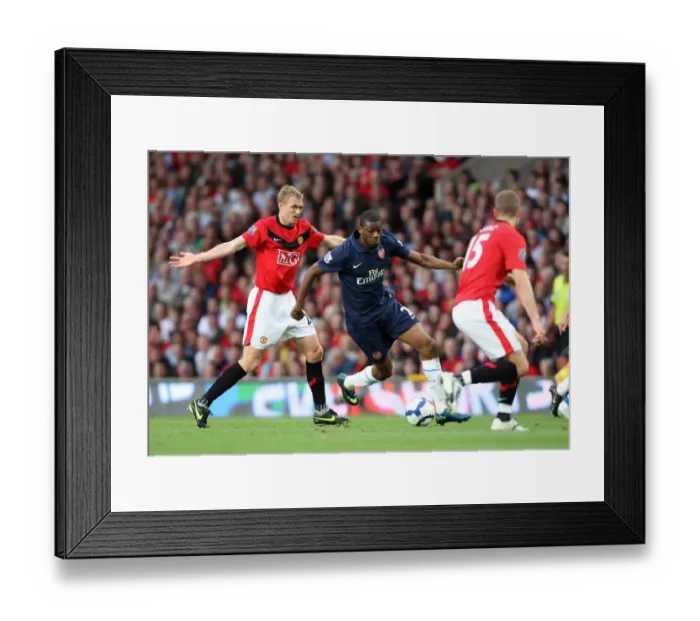 Framed Print : Abou Diaby (Arsenal) Darren Fletcher and Nemja Vidic (Man Utd) Framed Print : Abou Diaby (Arsenal) Darren Fletcher and Nemja Vidic (Man Utd)
