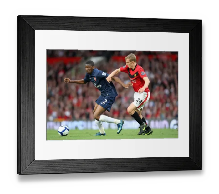 Framed Print : Abou Diaby (Arsenal) Darren Fletcher (Man Utd) Framed Print : Abou Diaby (Arsenal) Darren Fletcher (Man Utd)
